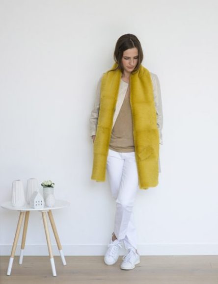 /files/documents/document/9dbc3b9b-b2ba-457c-ba48-ec85ef00c14e/lea_clement_fur_stole_echarpe_accessories_moutarde-e1480358083227.jpg
